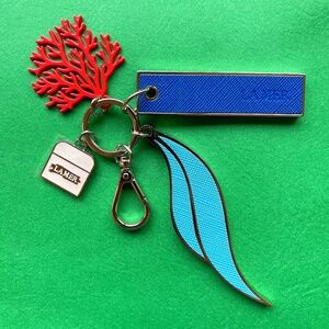 (NWOT) La Mer  Four Charm keychain